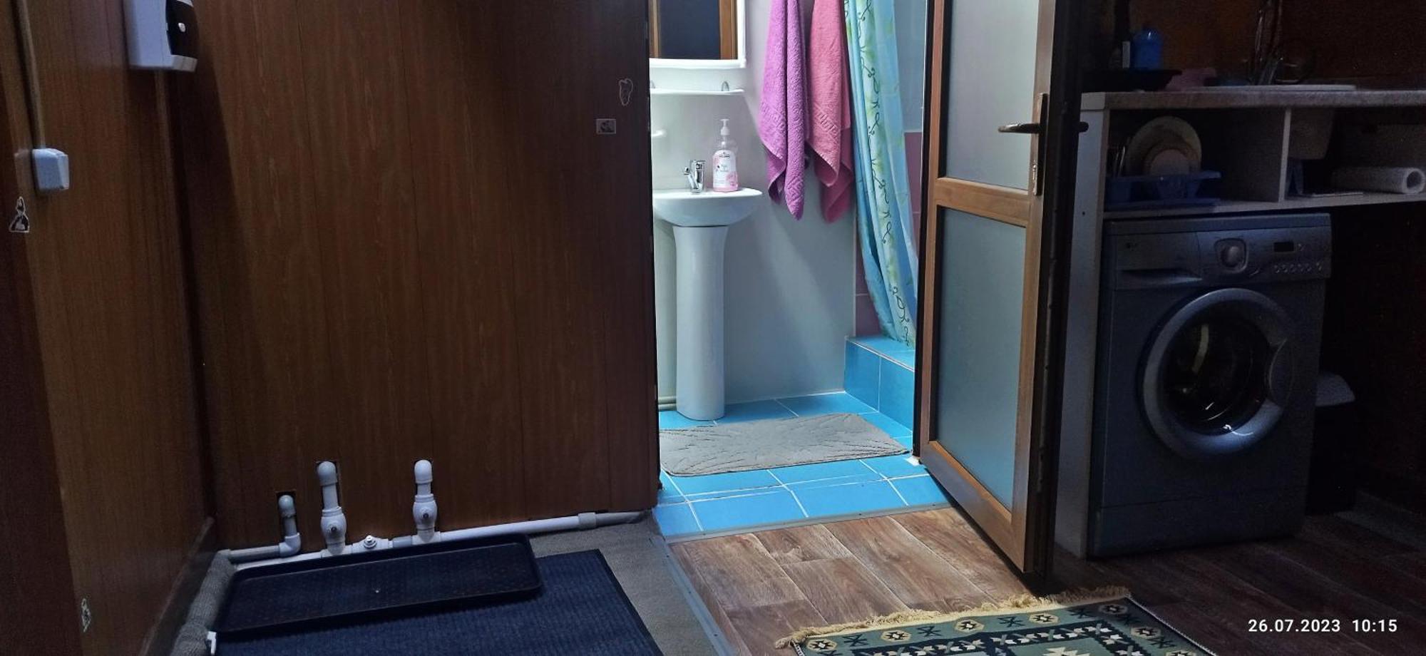 Apartment In A Guest House 阿拉木图 外观 照片