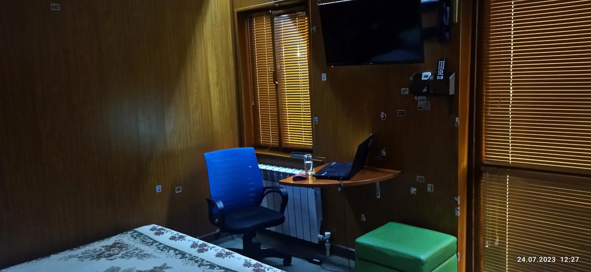 Apartment In A Guest House 阿拉木图 外观 照片